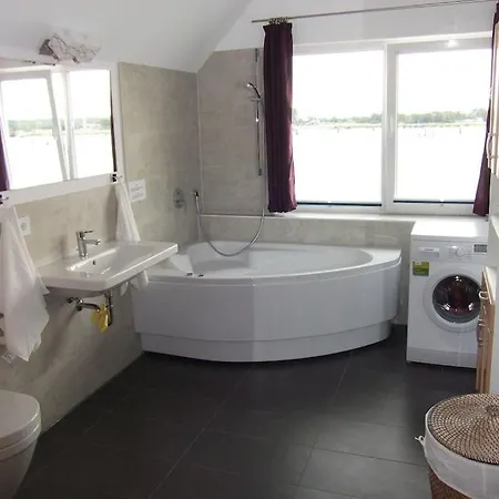 With 2 Bedrooms Апартаменты *