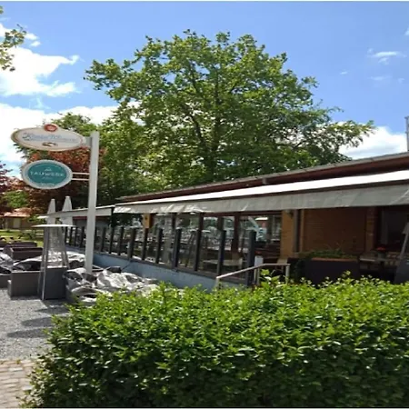 With 2 Bedrooms Appartamento